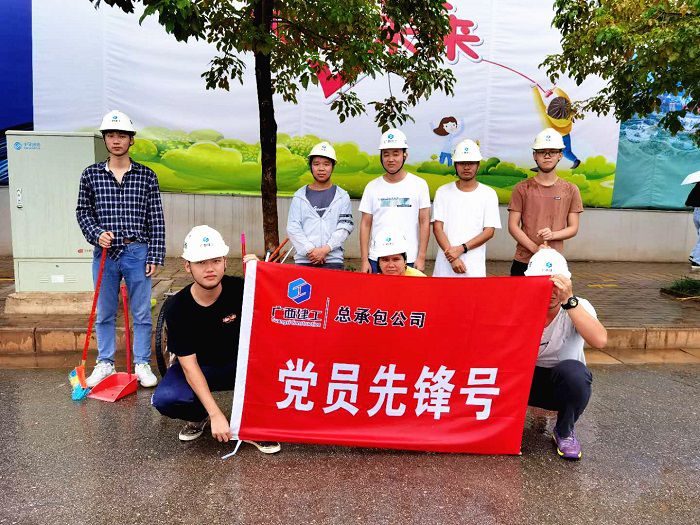 志愿服務(wù)隊(duì)合影。賴(lài)柳汀.jpg